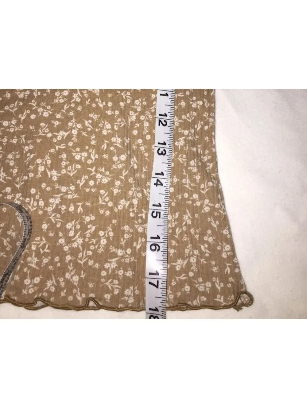 Old Navy girls brown with white flowers top ruffled hems Large neutral ditsy